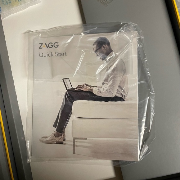 New Zagg Folio Wireless Keyboard & Case - Picture 5 of 9